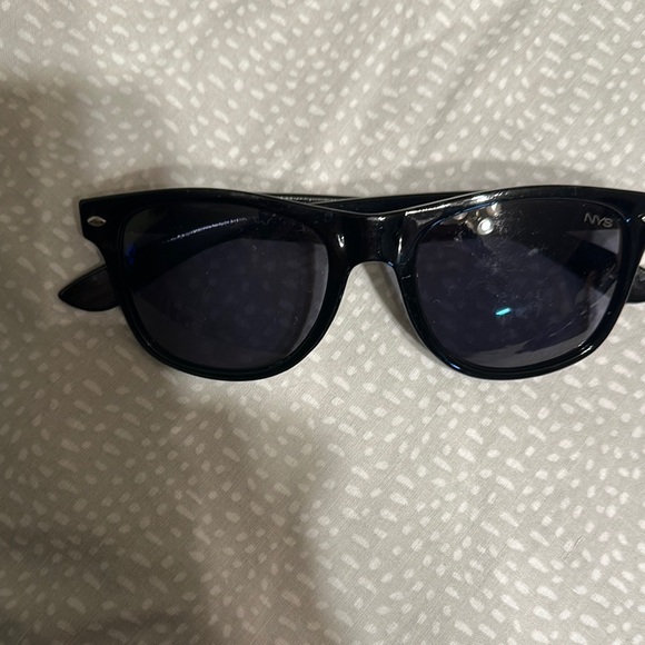 Trendy Black Sunglasses Set - Picture 2 of 12